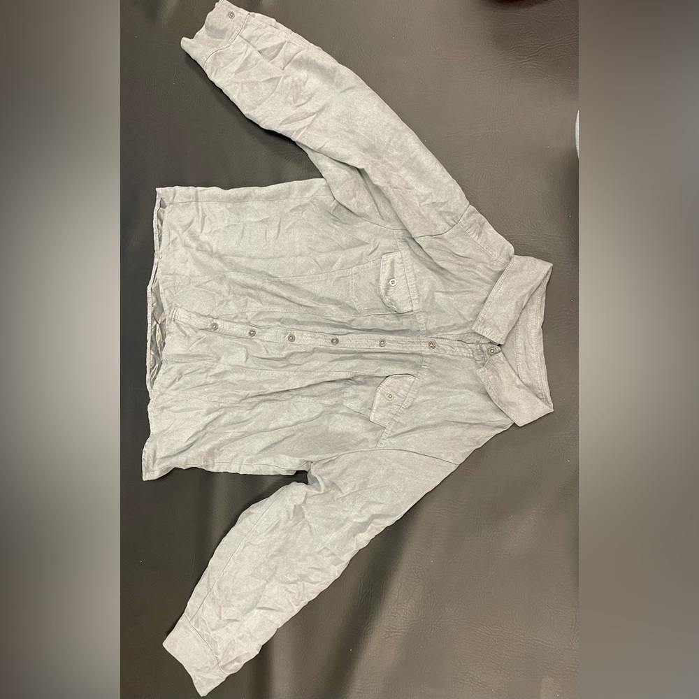 Women’s grey button up